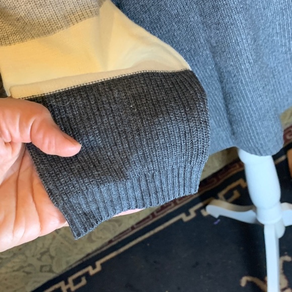 Pullover Knit Gray and Cream women’s Sweater Wool blend Pocket Preppy Academia - Picture 3 of 6